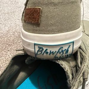 Blowfish shoe size 7.5 in green.